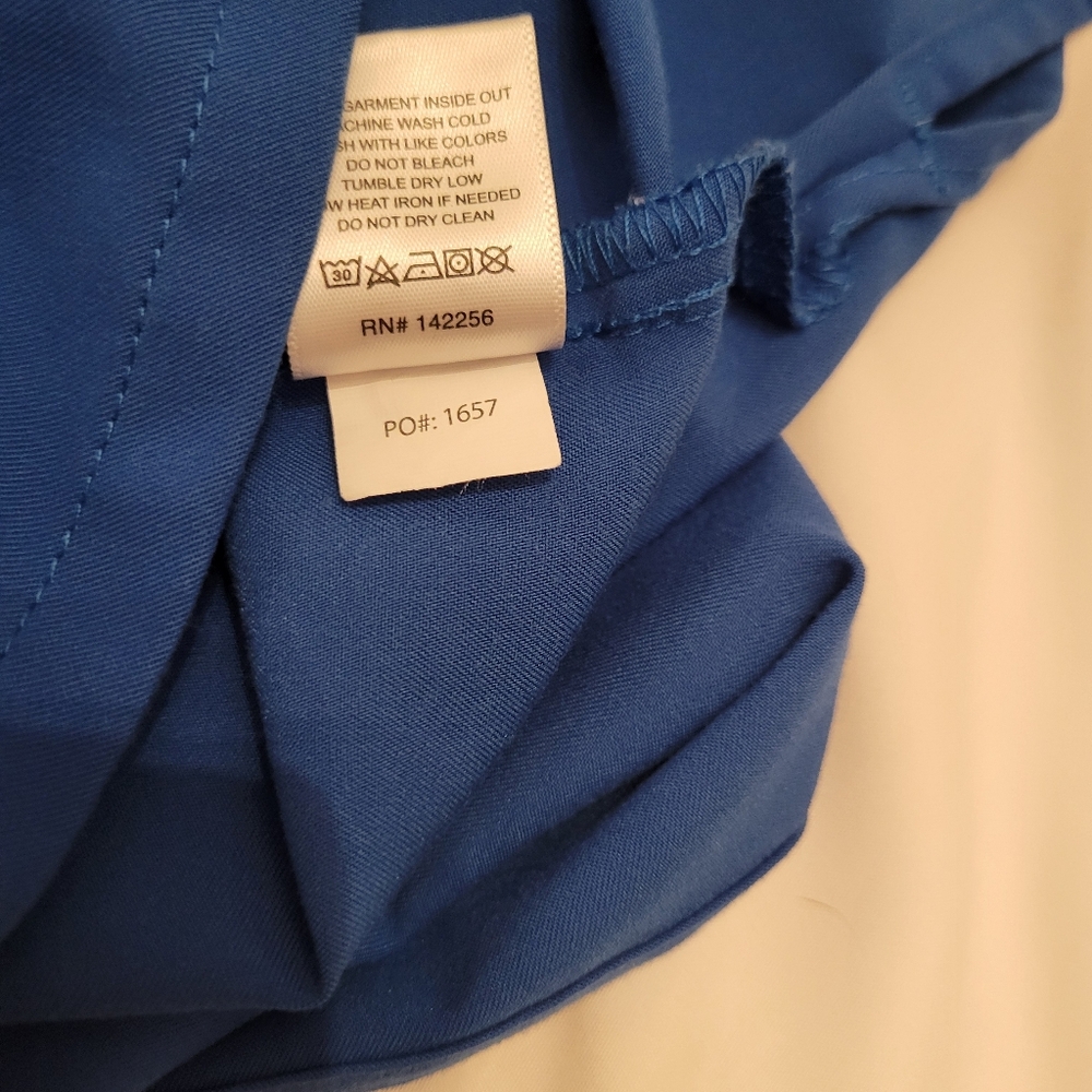 FIGS Catarina V-Neck Scrub Top|Women's Large|Royal Blue - Picture 5 of 9